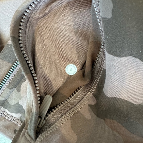 LULULEMON JACKET - Picture 3 of 4